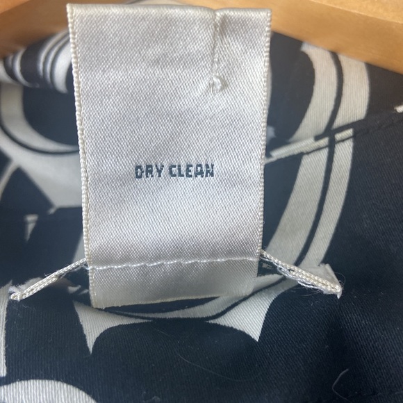 Laura Ashley black and white scroll print swing blazer with large button detail - Picture 8 of 13